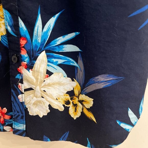 Denim & Flower Button Down Shirt - Picture 4 of 6